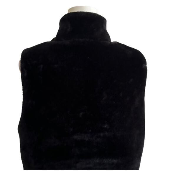 Talbots Womens  Black Plush Faux Fur Pockets Lined Vest Size S/M - Picture 7 of 15